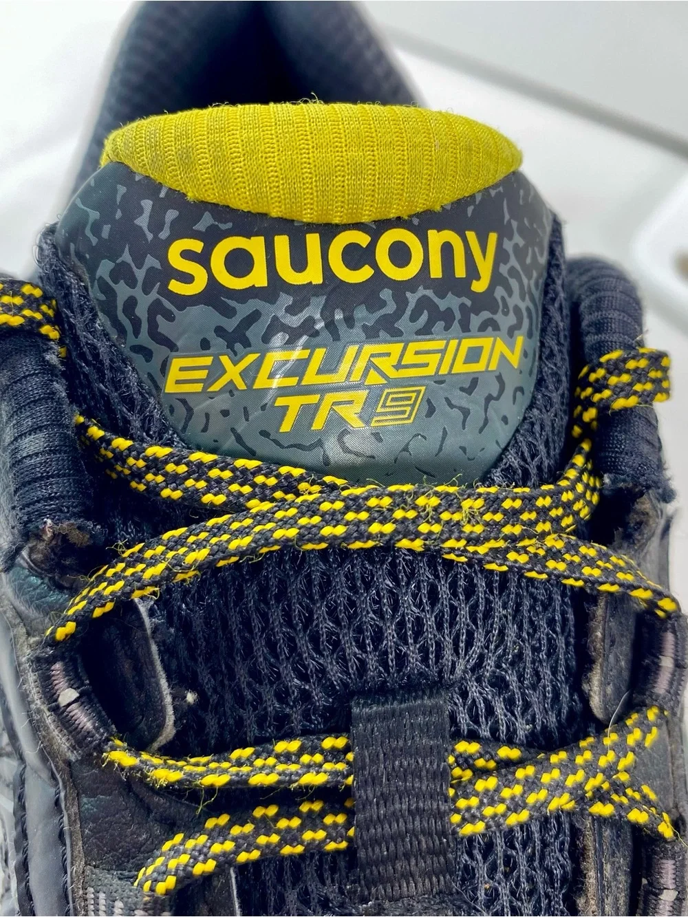 Saucony Excursion TR9 Mens 11 Black Yellow Trail Running Shoes S25249-1